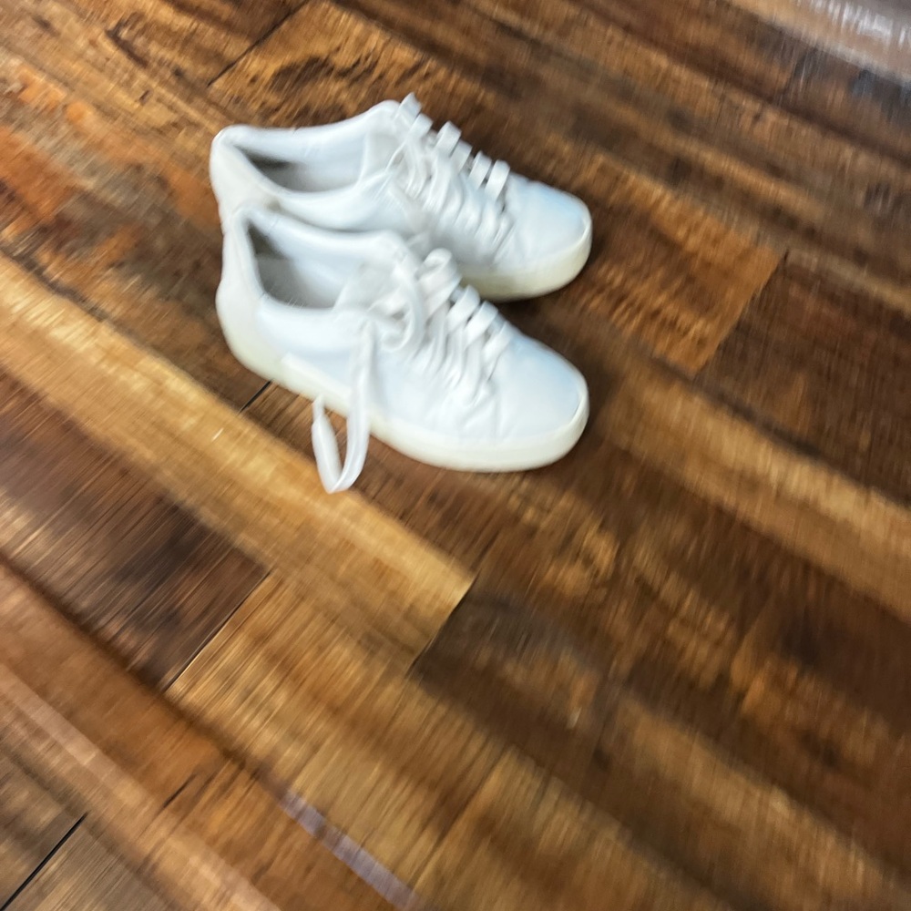 Vince White Leather Platform Sneakers with Cream Sole - Picture 3 of 8